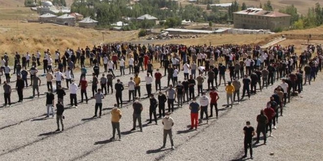 428 aday güvenlik korucusu olmak için sınavda ter döktü