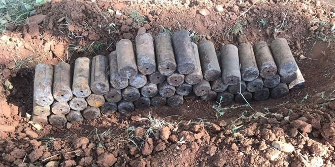 PKK'lı teröristlerce toprağa gömülmüş 49 el yapımı patlayıcı bulundu