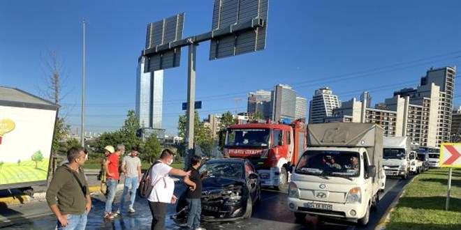 Aracıyla refüjü aşarak karşı şeride uçan polis memuru yaralandı