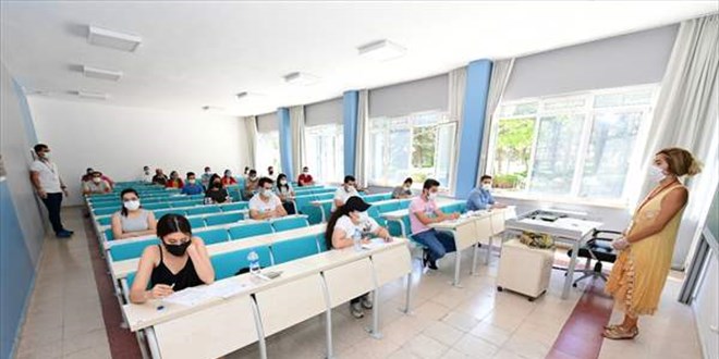 AÖF yaz okulu sınavlarına 357 bin öğrenci 'yüz yüze' katıldı