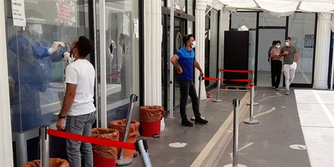 PCR testi zorunlu oldu, aşısızlar hastanelerin yolunu tuttu
