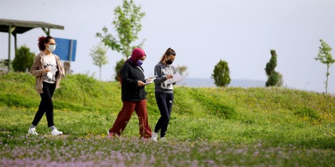 Aile Bakanlığı kuruluşlarında yetişen 241 genç üniversiteli oldu