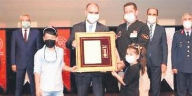 Özel okul, gazinin çocuklarının ücretsiz kaydını yenilemedi