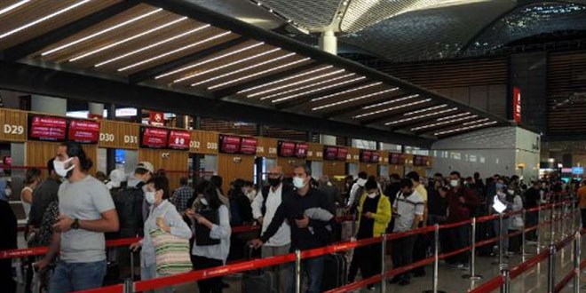 Balayına gidecekti; eksik aşı nedeniyle uçağa alınmadı