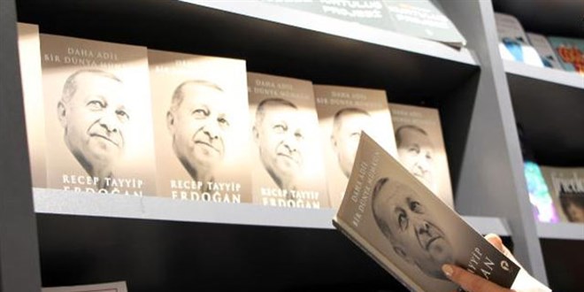 Cumhurbaşkanı Erdoğan'ın kitabı raflarda yerini aldı
