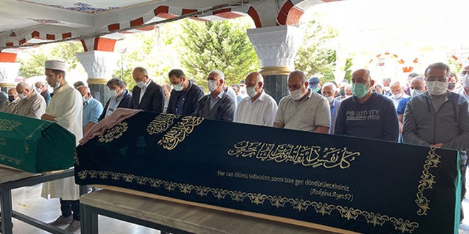 Nihal öğretmen ve babası son yolculuğuna uğurlandı