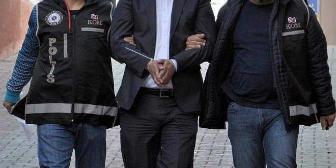Trabzon'da FETÖ üyeliğinden hakkında kesinleşmiş hapis cezası bulunan eski polis yakalandı