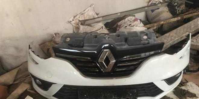 Hacizli araçları parçalayıp satmışlar