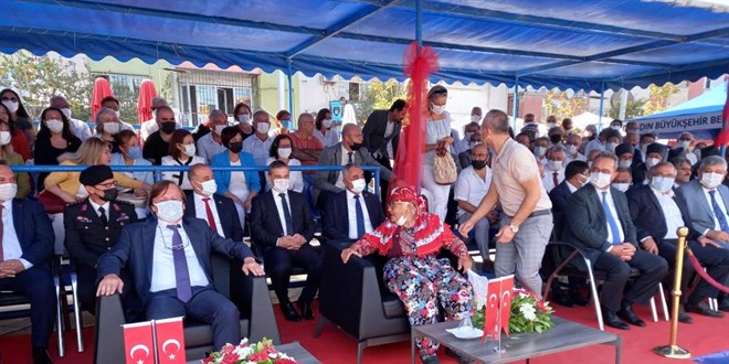 Protokolde 'yaşlı teyze' krizi! 'Ben buraya oturacağım'