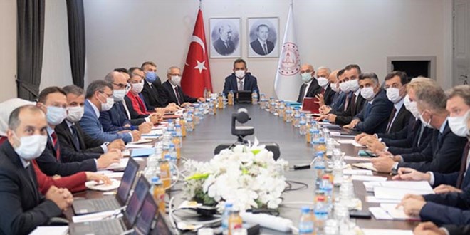 Bakan Özer, milli eğitim müdürleri ile yüz yüze eğitimi değerlendirdi