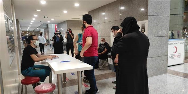 İstanbul Adliyesi'nde randevusuz aşı uygulaması başlatıldı