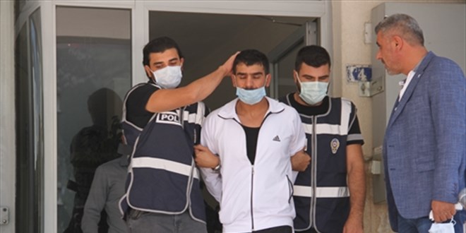 8 ayrı dosyadan aranan hükümlü kanepenin arkasında yakalandı