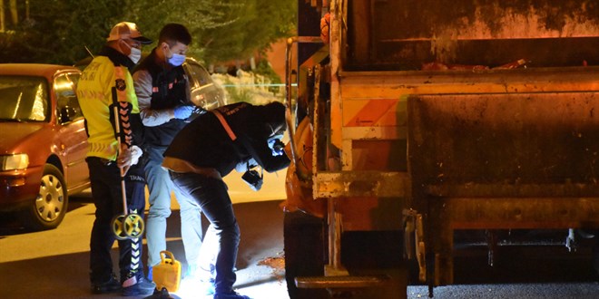 Sivas'ta marketten evine giderken çöp kamyonunun çarptığı kadın öldü
