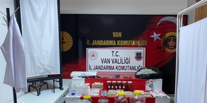 Kendisini doktor olarak tanıtıp hasta muayene eden kişi gözaltına alındı