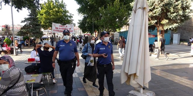 Kayseri'de polisten 'drone' destekli korona virüs denetimi