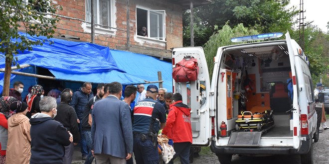 Bartn'da cenaze evinde balkon kt: 13 yaral