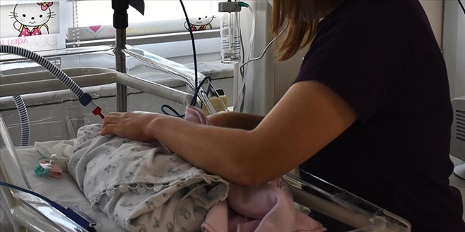 Aşı olmayan hamilelere 'bebekleriniz de tehlikede' uyarısı