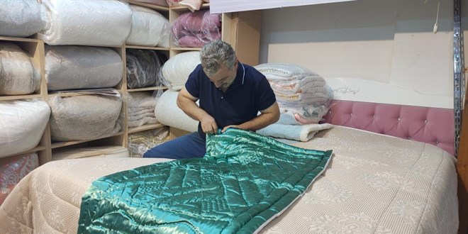 Bir usta günde bir tane örüyor, tanesini bin 500 liradan satıyor