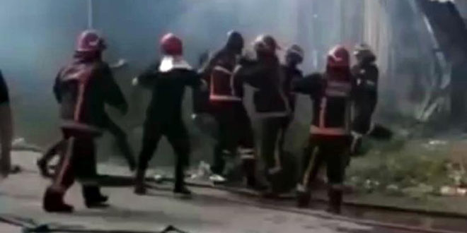 Yangın sonrası itfaiye erlerine çirkin saldırı