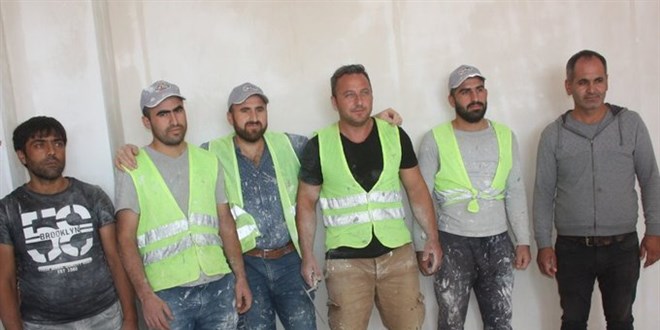 Okul müdürü öğrencileri için amelelik yapıyor