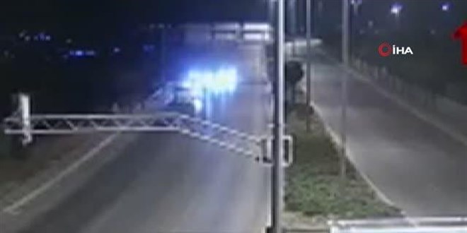 Başkent'te denetimden kaçarken 2 polise çarpan sürücü yakalandı