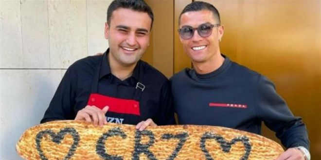 CZN Burak, Cristiano Ronaldo'nun kendisine teklifini aklad