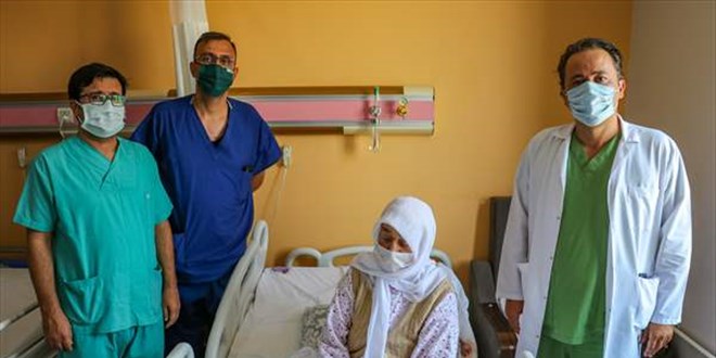 14 saatlik ameliyatla hastanın beynindeki tümör çıkarıldı