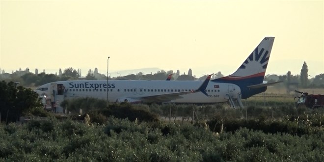 Yolcusu rahatsızlanan uçak Balıkesir'e zorunlu iniş yaptı