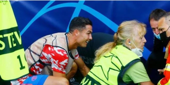 Ronaldo, kadın güvenlik görevlisini bayılttı!