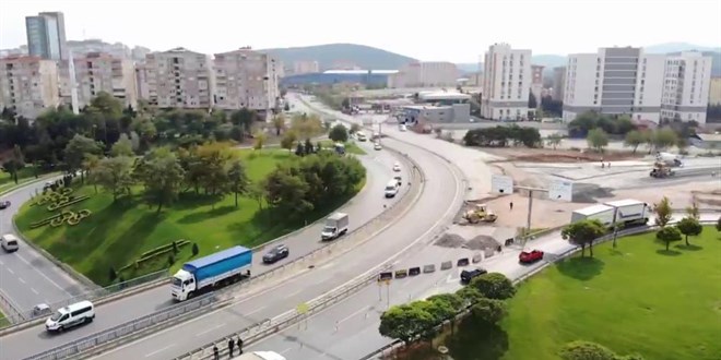 İBB, Sancaktepe'de okul yolunu hafriyat dökerek kapattı
