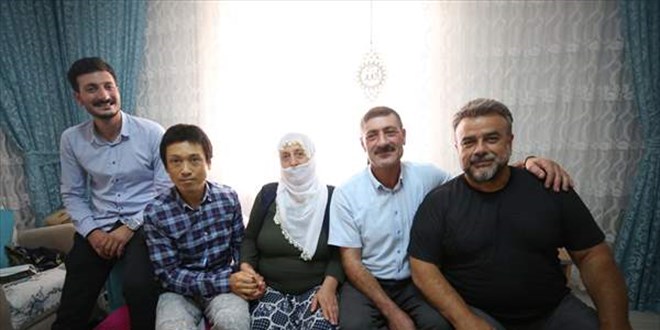 Bakla yaralanan Japon turist, Elazl ailenin misafiri oldu