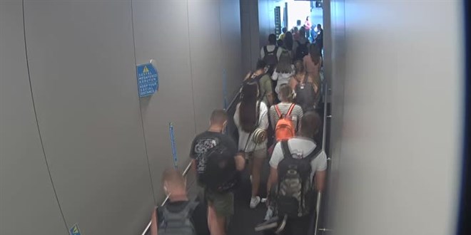 Midesindeki kokain kapsülleri patlayan uyuşturucu kuryesi öldü