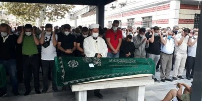 Fizyoterapist, halı saha maçında kalbine yenildi