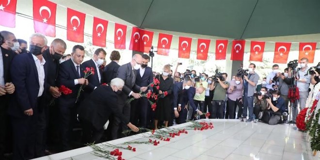 Asanı birkaç kişi, asılanı binler andı