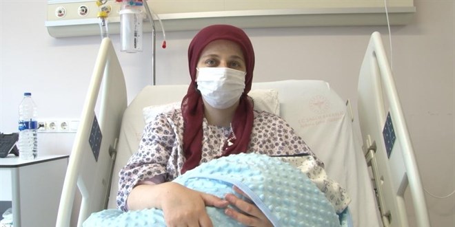 Hamileyken koronaya yakalanan Yeşim Sencer'in 'aşı' pişmanlığı