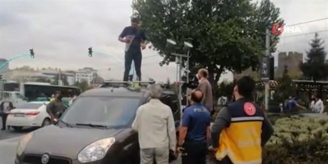 Polis memuru intihar girişimini böyle önledi