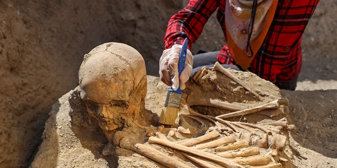 avutepe Kalesi'nde yeni mezar tipi ortaya karld