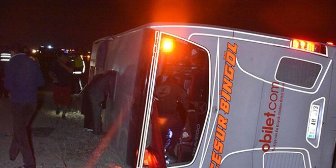 Konya'da yolcu otobüsü devrildi: 14 yaralı