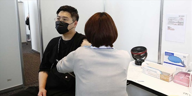 Japonya'dan Kovid-19 varyantlarına karşı 3. doz aşı kararı