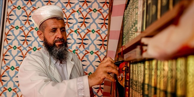 Antalyalı imam, engelli ve hastaların gönüllerine dokunuyor