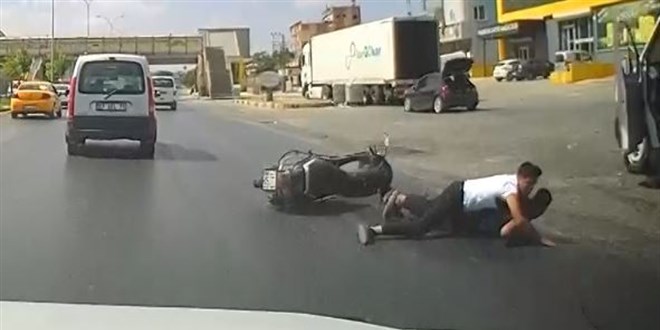 Yola dökülen yağ nedeniyle ölümden döndüler