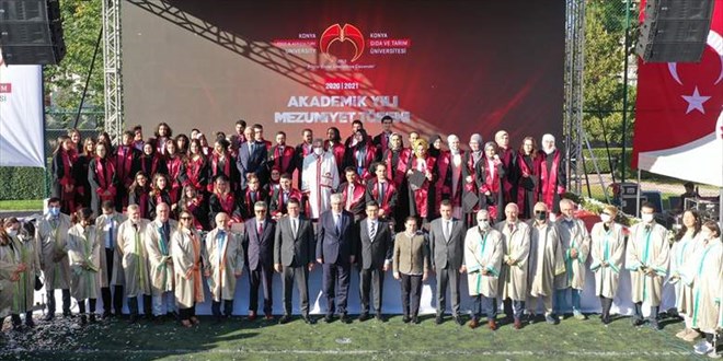 Bu üniversitenin ilk mezunlarının hepsi hemen işe başladı