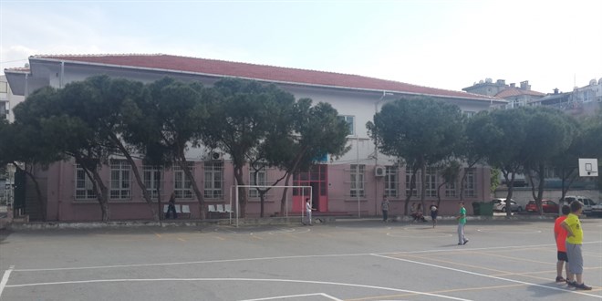 İzmir'de 'Mülteciler için okul yapılacağı' iddiaları yalanlandı