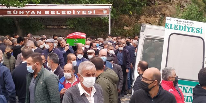 Derste fenalaşarak hayatını kaybeden öğretmen toprağa verildi