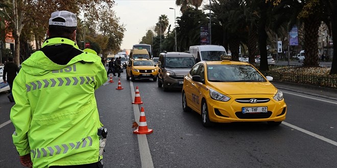 İstanbul'da hafta sonu bazı yollar trafiğe kapatılacak