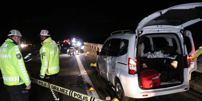 Patlayan lasti�i de�i�tirmek isterken can�ndan oldu