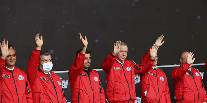 TEKNOFEST'e damga vurdu! Bayraktar istedi, Bakan Koca reddetti
