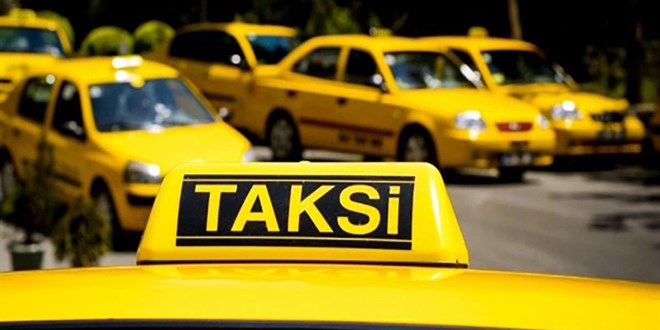 Kalp krizi geçiren taksiciyi polis hayata döndürdü