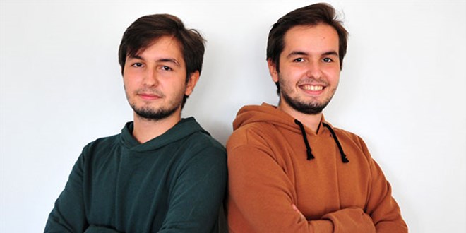 İkiz kardeşler, tıp fakültesini ilk iki sırada kazandı