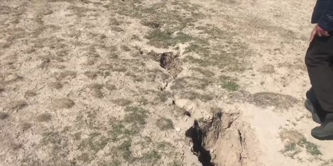 Konya Ovası'ndaki yüzey yarıkları yerleşim yerlerine ulaştı